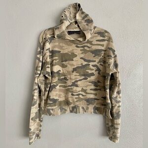 Women’s Sweatshirt Size Large Camo Cropped Hoodie Camoflauge Distressed